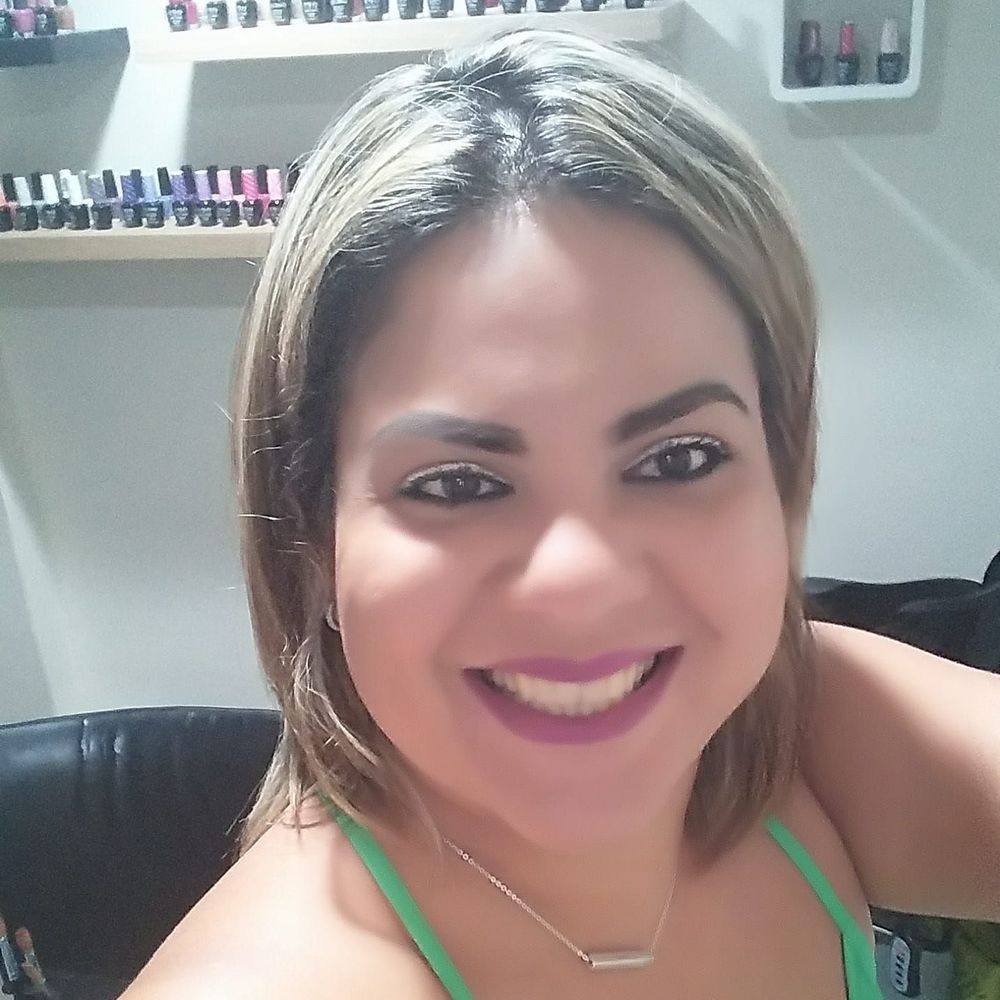 Meet your Posher, Lydia e.